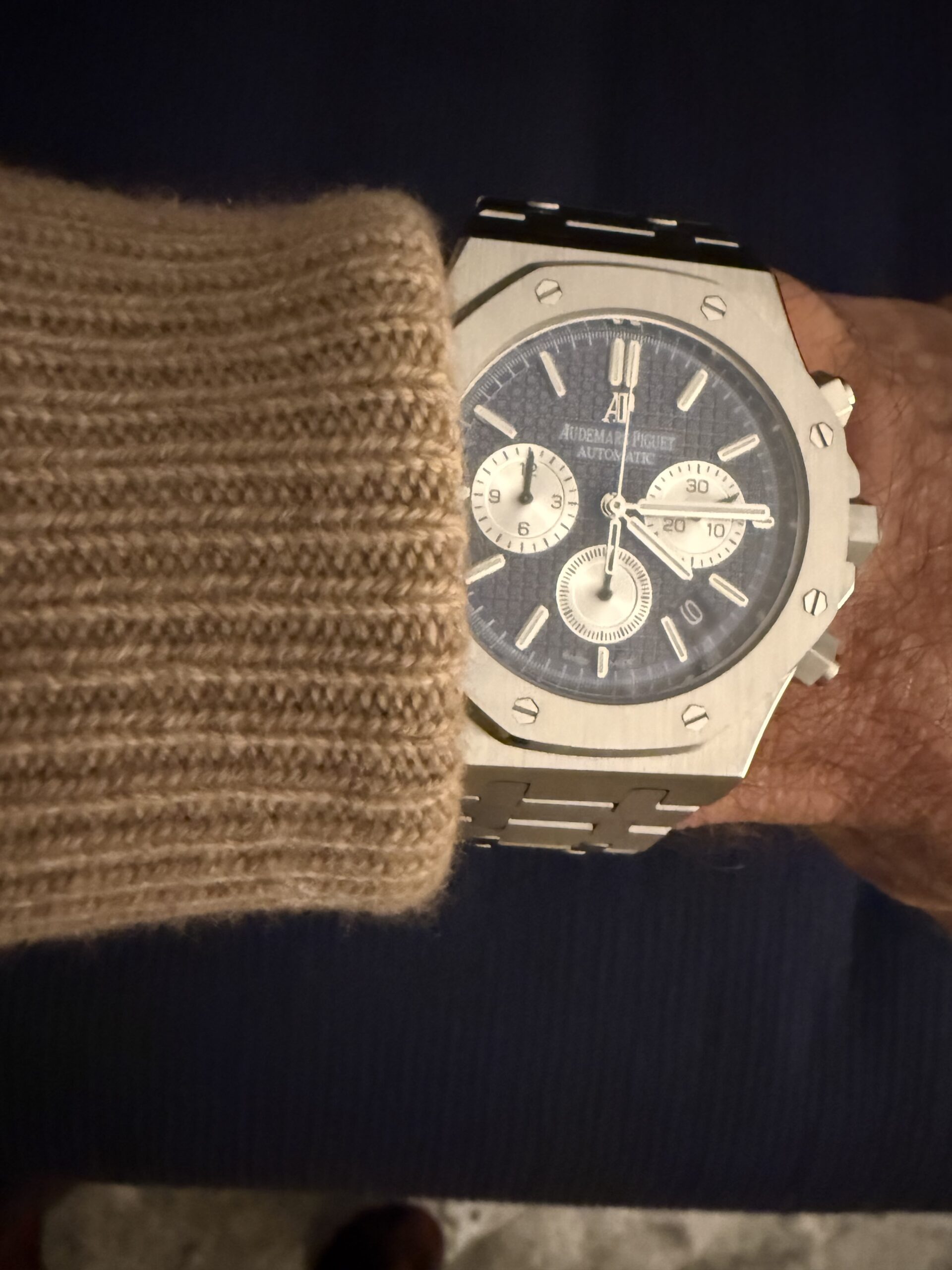 Audemars Piguet Royal Oak</br> <span style="color: #808080; font-size: 90%;">41 mm, Blue</span></br> <span style="color: #808080; font-size: 90%;">Ref. 26331ST.OO.1220ST.01</span> photo review